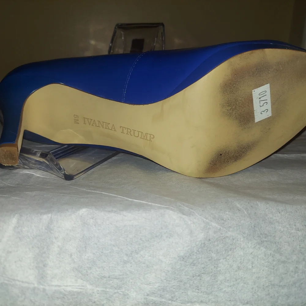 Blue Pumps - Picture 4 of 6